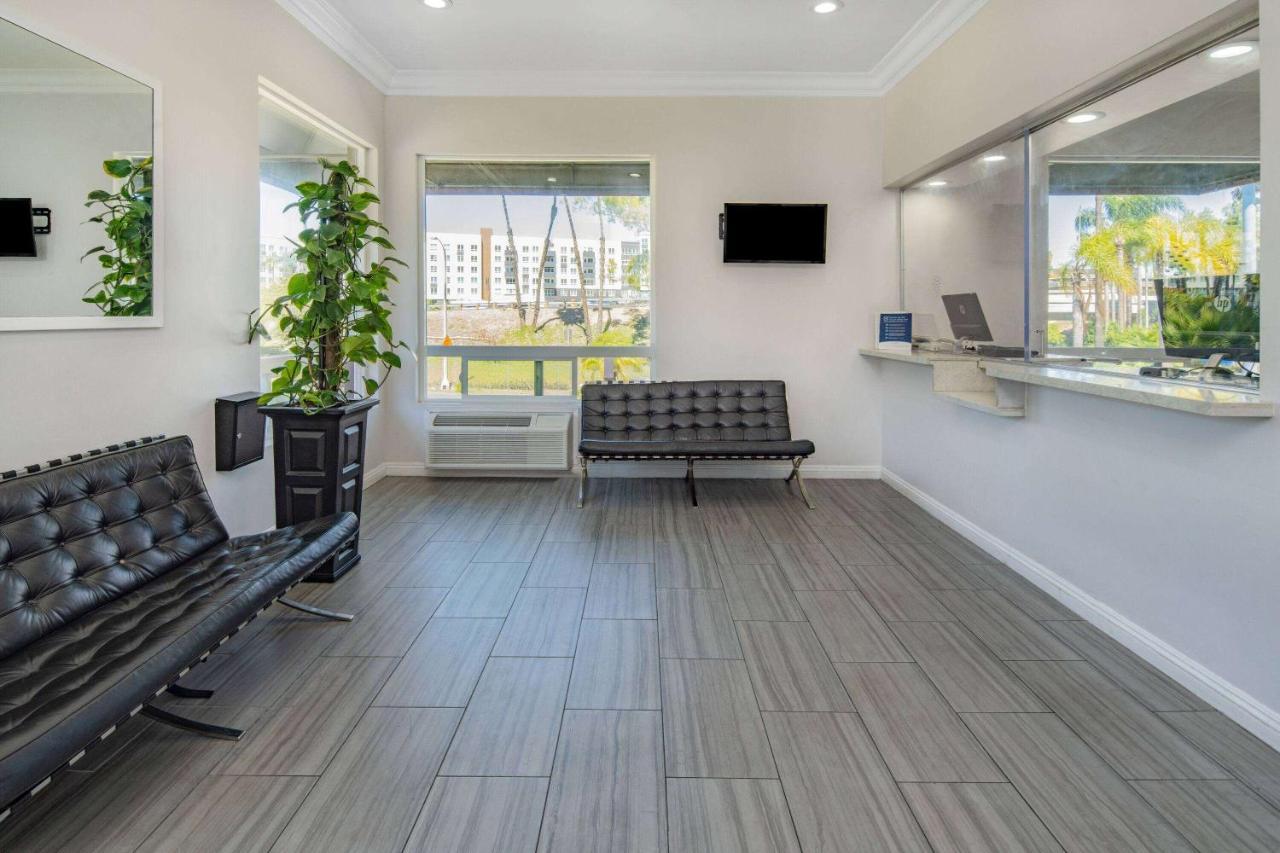 Super 8 By Wyndham Circle San Diego