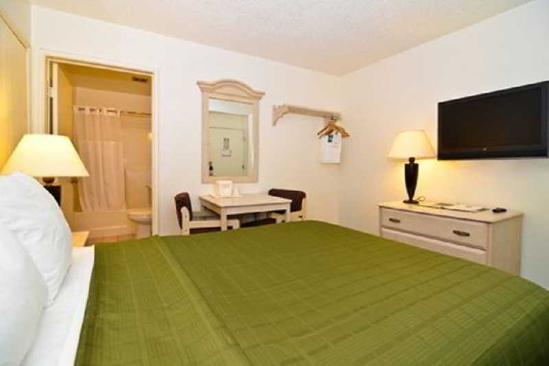 Hotel Super 8 By Wyndham Circle 2*